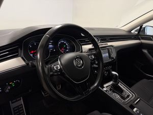 Volkswagen Passat bild 8