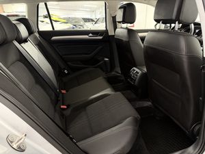 Volkswagen Passat bild 14