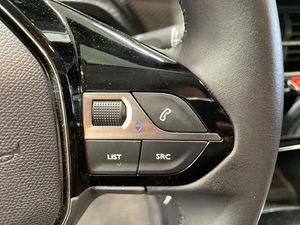 Peugeot 208 bild 12