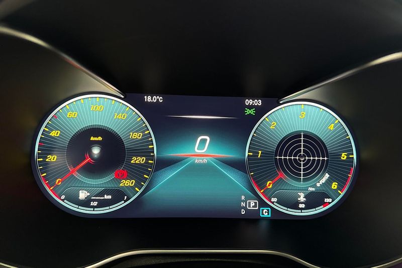 Mercedes GLC300 bild 7