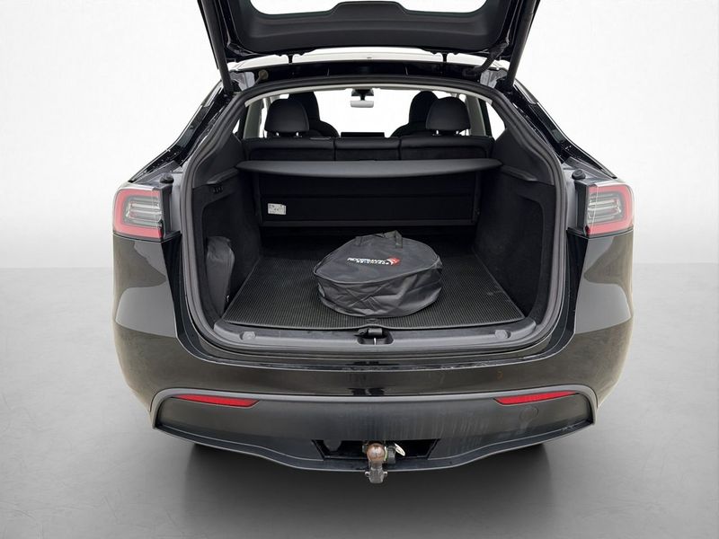 Tesla Model Y bild 19