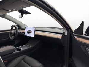 Tesla Model Y bild 16