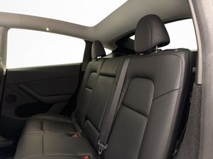 Tesla Model Y bild 20