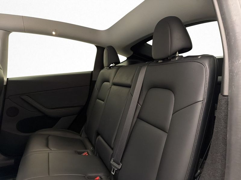Tesla Model Y bild 20