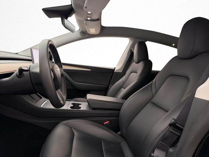 Tesla Model Y bild 13