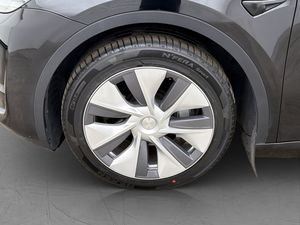 Tesla Model Y bild 11