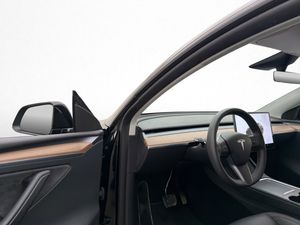 Tesla Model Y bild 12