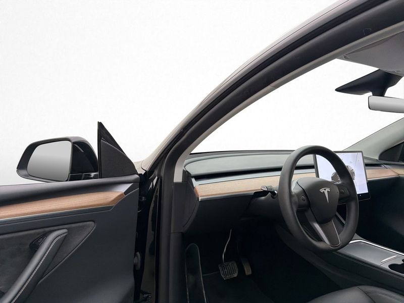 Tesla Model Y bild 12