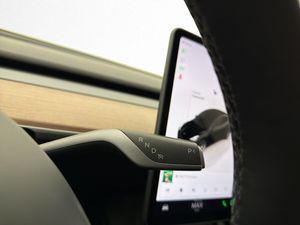 Tesla Model Y bild 33