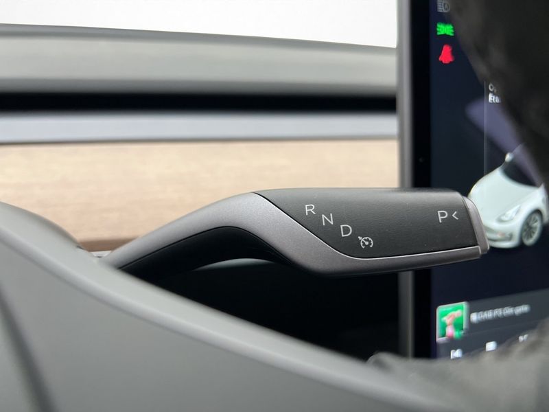 Tesla Model 3 bild 33