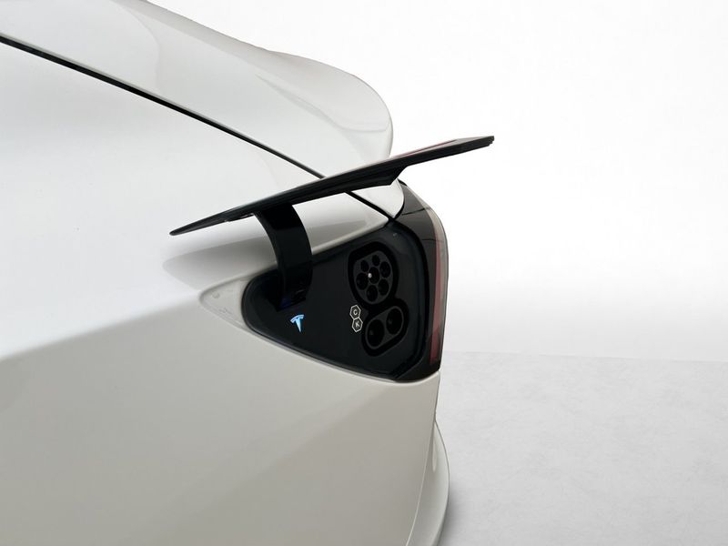 Tesla Model 3 bild 19