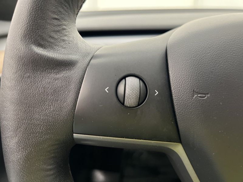 Tesla Model 3 bild 31