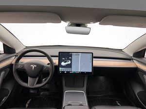 Tesla Model 3 bild 13
