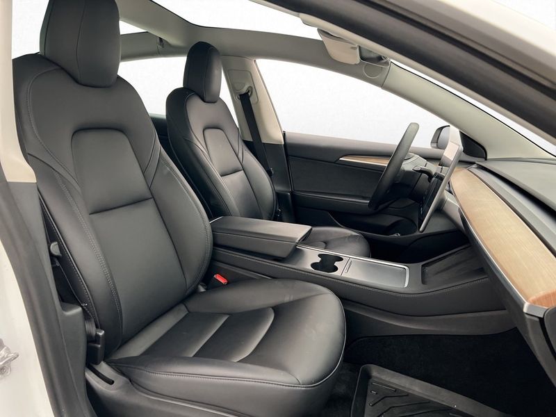 Tesla Model 3 bild 15