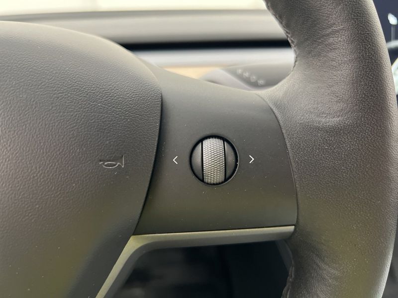 Tesla Model 3 bild 32