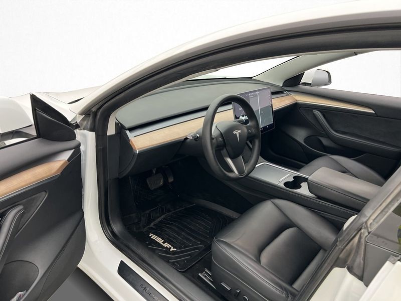 Tesla Model 3 bild 22