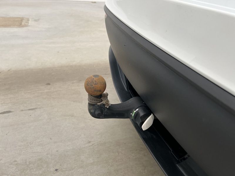 Tesla Model Y bild 16