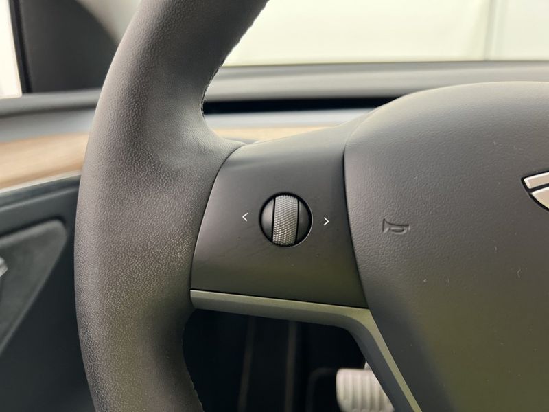 Tesla Model Y bild 29