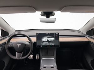 Tesla Model Y bild 13