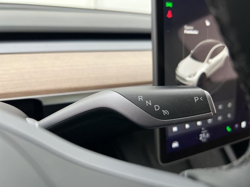 Tesla Model Y bild 31