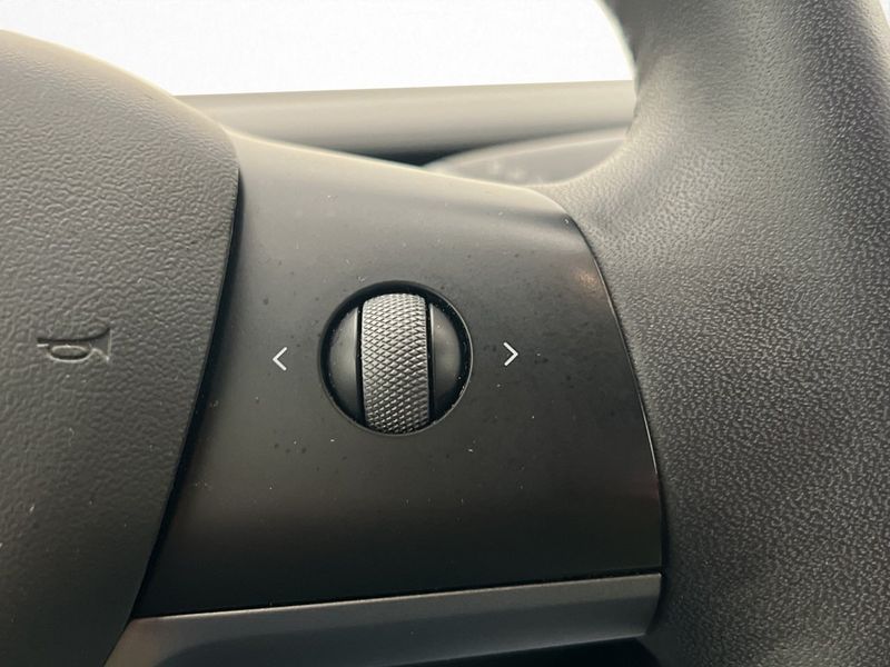 Tesla Model 3 bild 23