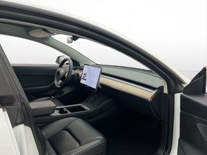Tesla Model 3 bild 16