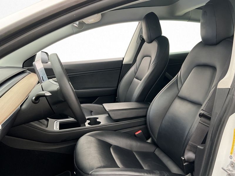 Tesla Model 3 bild 12