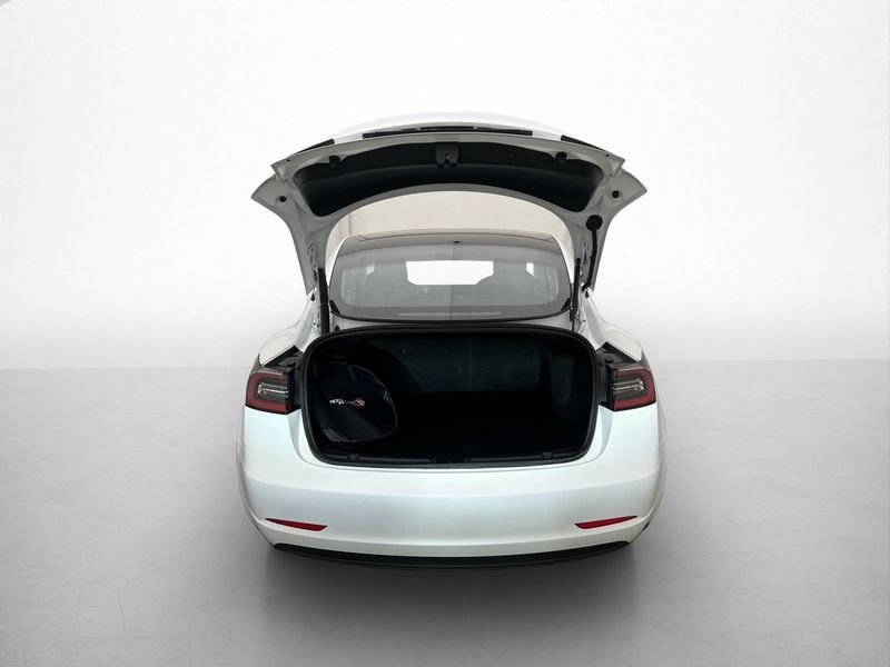 Tesla Model 3 bild 17