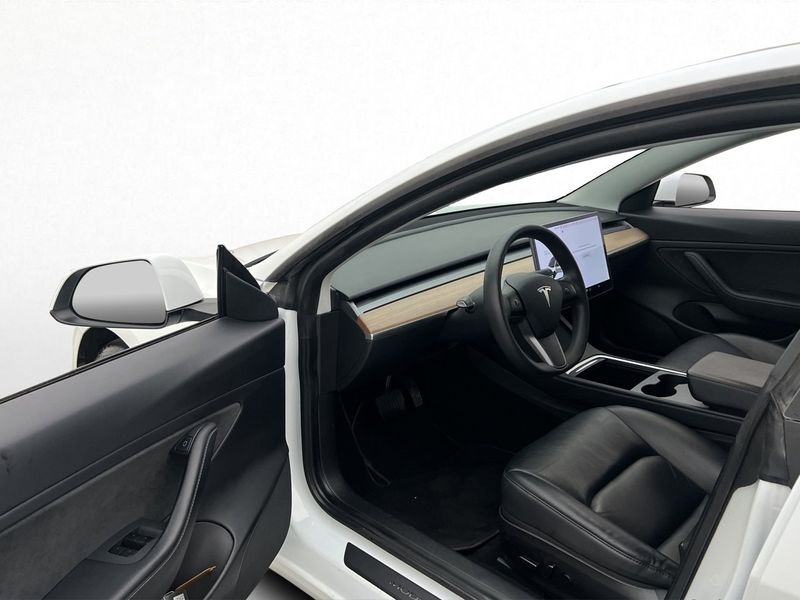 Tesla Model 3 bild 20