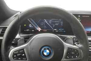 BMW 330 bild 10