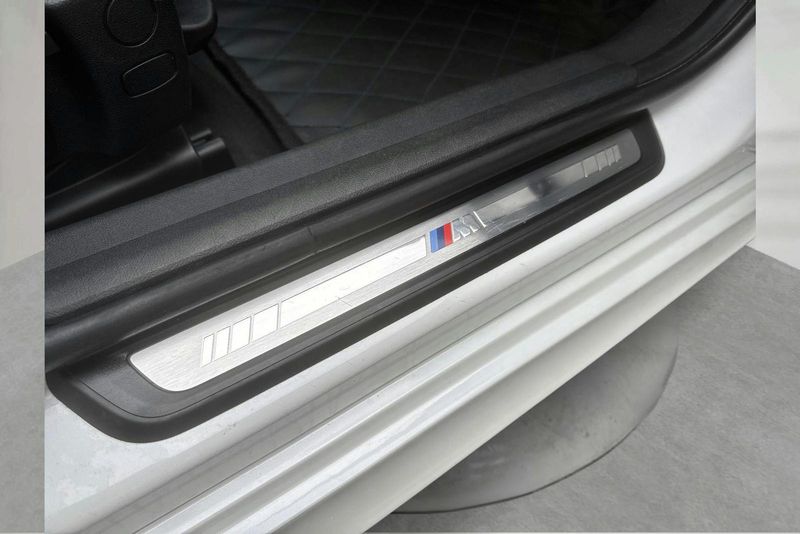 BMW 330 bild 17
