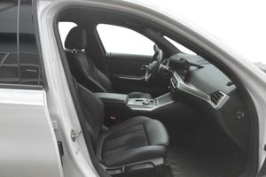 BMW 330 bild 7