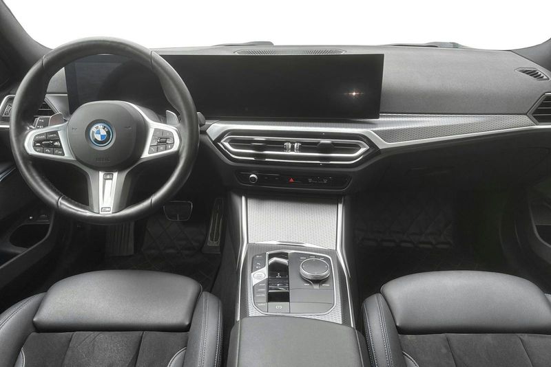 BMW 330 bild 6