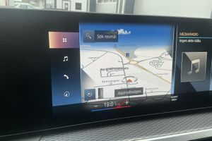 BMW 330 bild 12