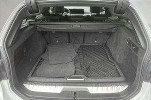 BMW 330 bild 9