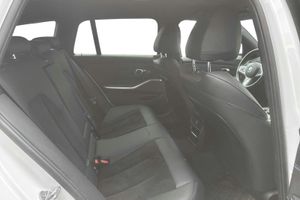 BMW 330 bild 8