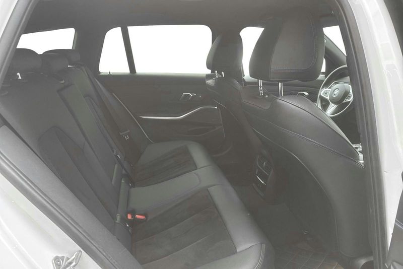 BMW 330 bild 8