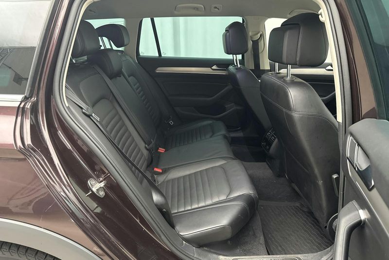 Volkswagen Passat bild 8