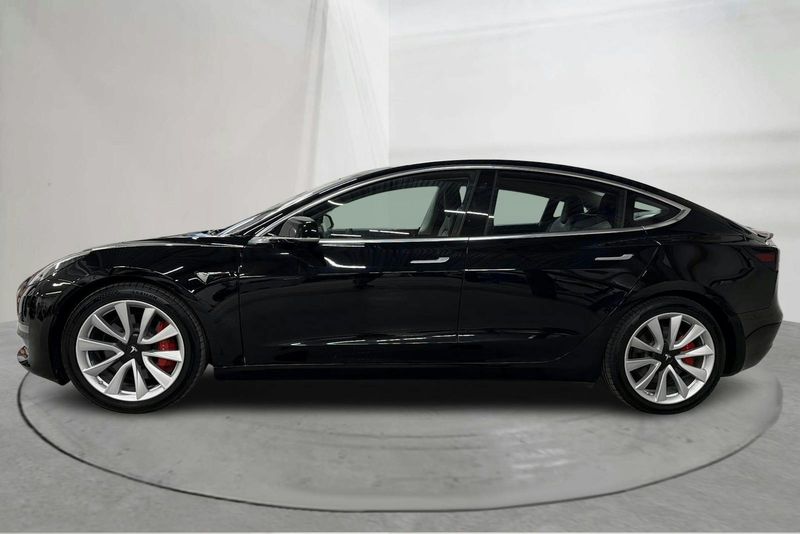 Tesla Model 3 bild 2