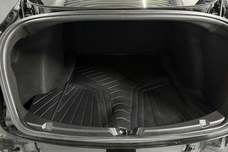 Tesla Model 3 bild 9