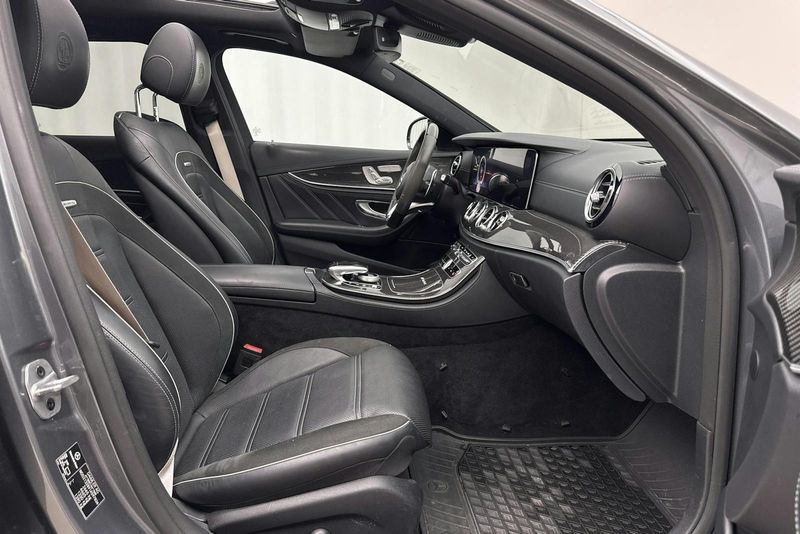 Mercedes E63 AMG bild 7