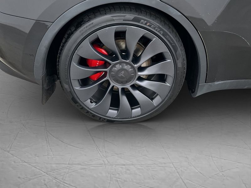 Tesla Model Y bild 37