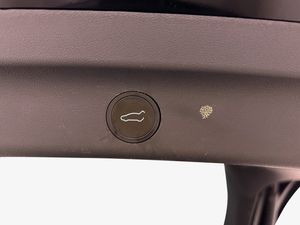 Tesla Model Y bild 33