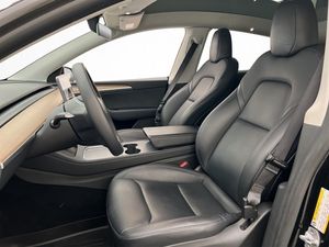 Tesla Model Y bild 13