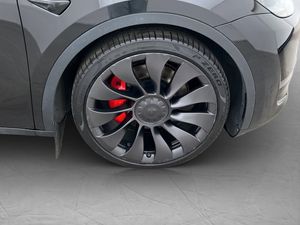 Tesla Model Y bild 38
