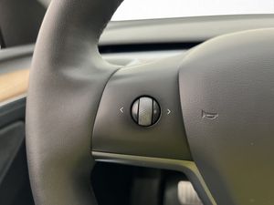 Tesla Model Y bild 20