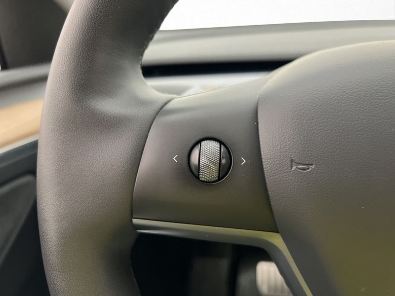Tesla Model Y bild 20