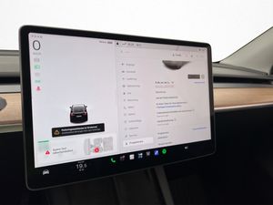 Tesla Model Y bild 27