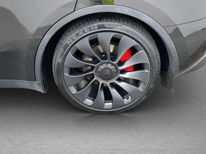 Tesla Model Y bild 36