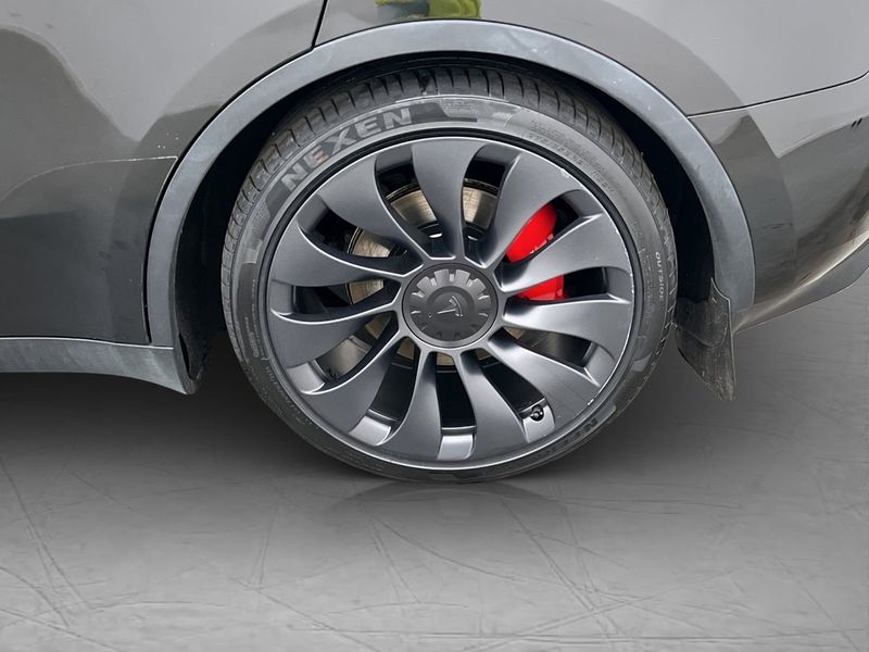 Tesla Model Y bild 36